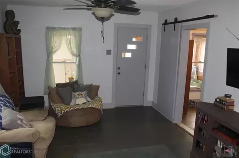 405 E Ave, Vinton, IA 52349 photo 8