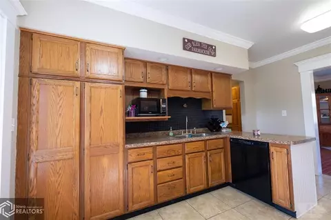 2730 B Ave, Garwin, IA 50632 photo 24