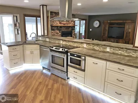 5711 Michael Dr NE, Cedar Rapids, IA 52411 photo 15