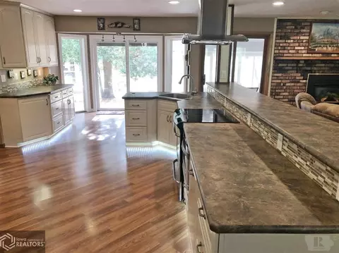 5711 Michael Dr NE, Cedar Rapids, IA 52411 photo 12