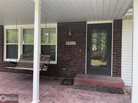 5711 Michael Dr NE, Cedar Rapids, IA 52411 photo 3