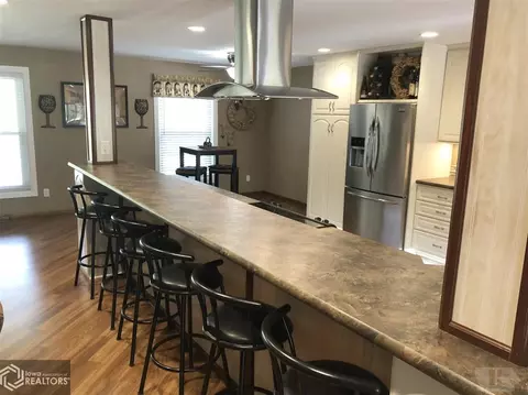 5711 Michael Dr NE, Cedar Rapids, IA 52411 photo 8
