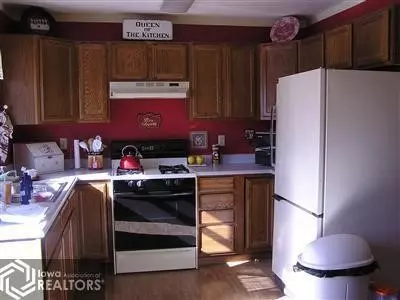 513 E Pershing Dr, Brooklyn, IA 52211 photo 4