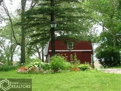 409 Hackberry Ln, Conrad, IA 50621 photo 4