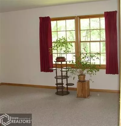 409 Hackberry Ln, Conrad, IA 50621 photo 12