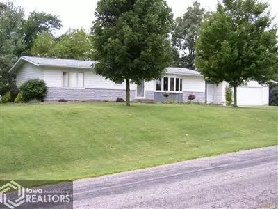 201 2nd St, Deep River, IA 52222 photo 2