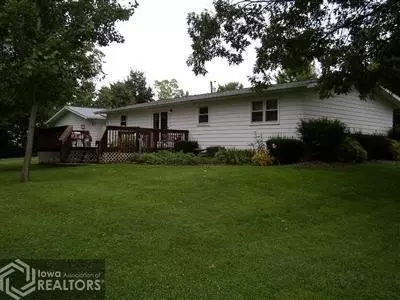 201 2nd St, Deep River, IA 52222 photo 4