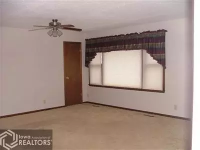 715 Circle Dr, Conrad, IA 50621 photo 3
