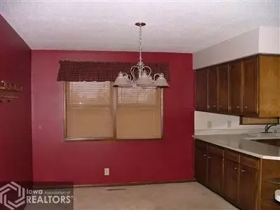 715 Circle Dr, Conrad, IA 50621 photo 6