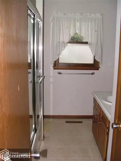 715 Circle Dr, Conrad, IA 50621 photo 7
