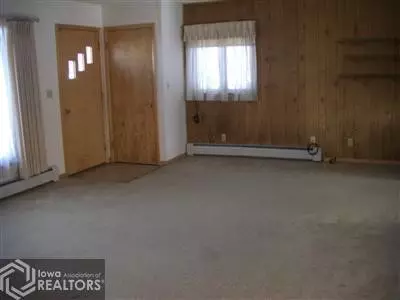 106 Harbert St, Shellsburg, IA 52332 photo 3