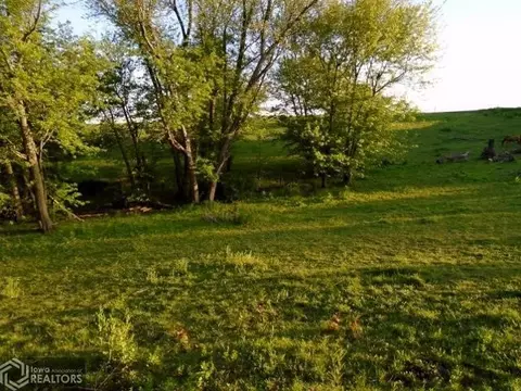 2816 Bb Ave, Deep River, IA 52316 photo 3