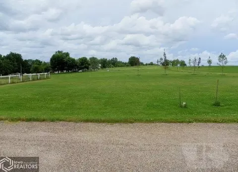 522 Maple Ln, North English, IA 52316