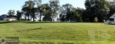 502 Woodland Dr, North English, IA 52316