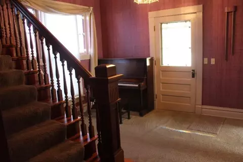 13 4th St SE, Hampton, IA 50441 photo 3
