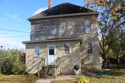13 4th St SE, Hampton, IA 50441 photo 2