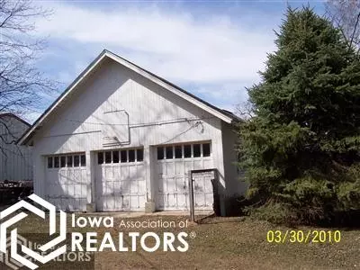807 Apache St, Nevada, IA 50201 photo 3