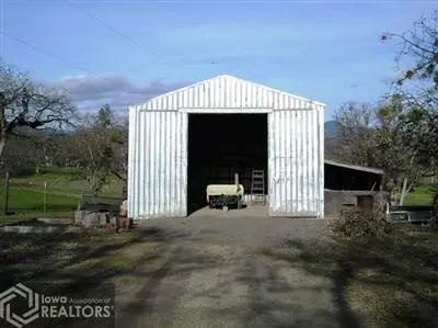2466 Dodge Rd, Eagle Point, OR 97524 photo 2