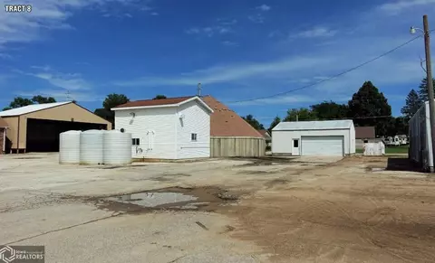 805 E Spring St, New Hampton, IA 50659 photo 28