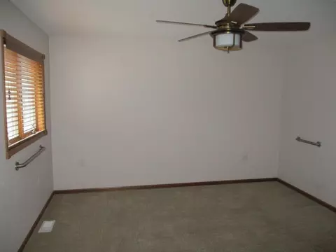 520 E Bluff St, Carroll, IA 51401 photo 2