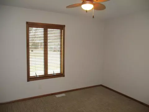 520 E Bluff St, Carroll, IA 51401 photo 5