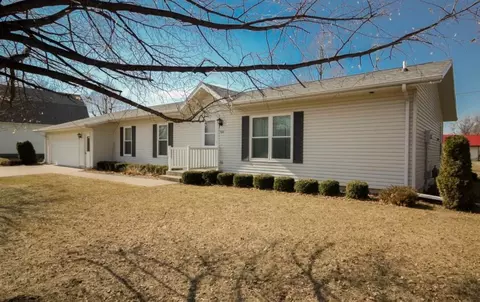 926 2nd St NW, Hampton, IA 50441 photo 1