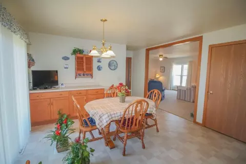 926 2nd St NW, Hampton, IA 50441 photo 6