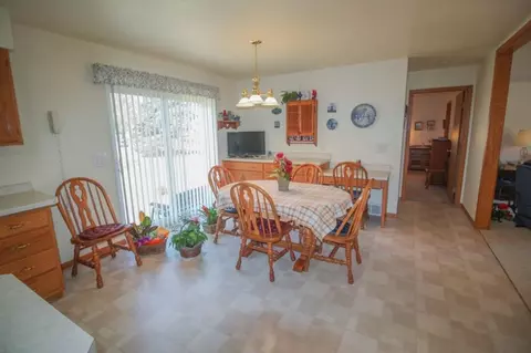 926 2nd St NW, Hampton, IA 50441 photo 4