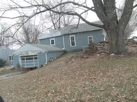 902 E 9th St, Atlantic, IA 50022 photo 2