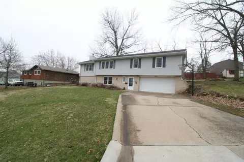 334 E Madison St, Centerville, IA 52544 photo 1