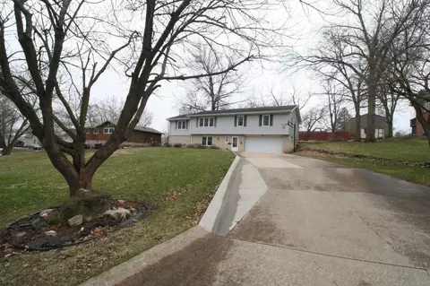 334 E Madison St, Centerville, IA 52544 photo 3