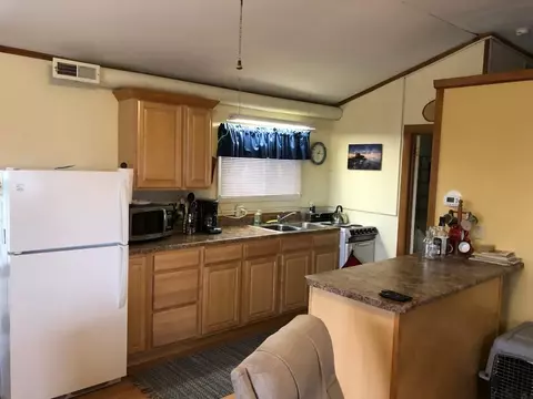 2183 Docks Dr, Garwin, IA 50632 photo 4