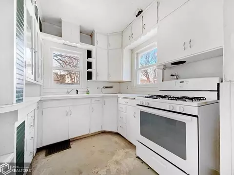 214 2nd St NE, Hampton, IA 50441 photo 3