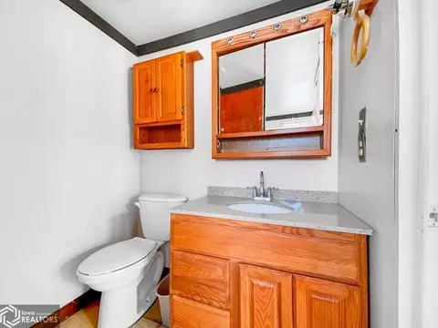 214 2nd St NE, Hampton, IA 50441 photo 7