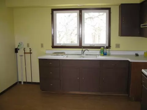 110 Broad Ave, Stanton, IA 51573 photo 3