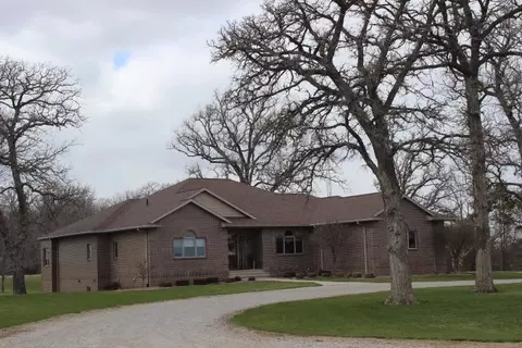 1618 Quail Ave, Hampton, IA 50441 photo 1