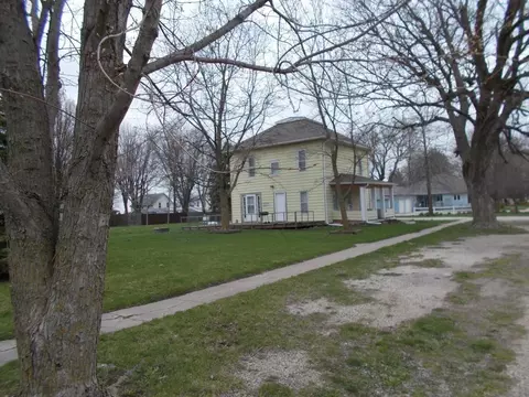 205 E First St, Orient, IA 50858 photo 3