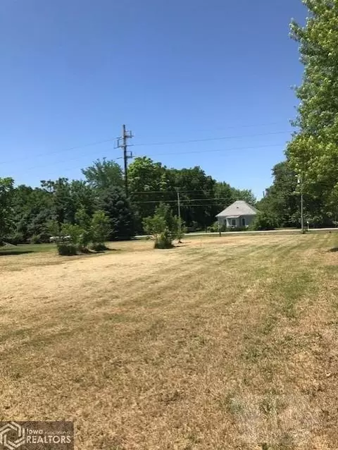 0 N 8th St, Fairfield, IA 52556