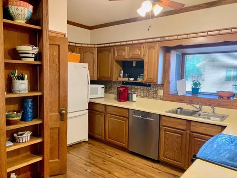 902 E Howard St, Creston, IA 50801 photo 13