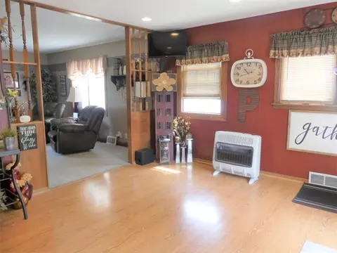 214 4th St, Dedham, IA 51440 photo 7