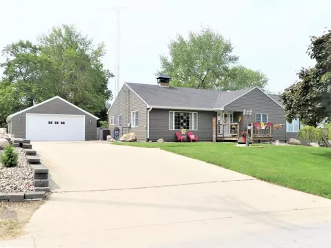 214 4th St, Dedham, IA 51440 photo 1