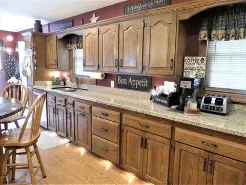 214 4th St, Dedham, IA 51440 photo 13
