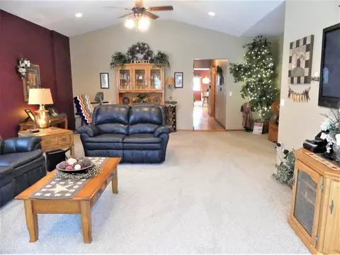 214 4th St, Dedham, IA 51440 photo 19