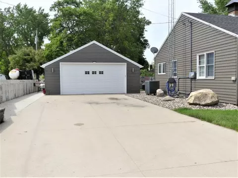 214 4th St, Dedham, IA 51440 photo 49