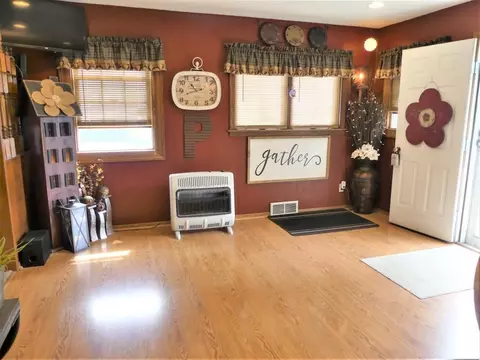 214 4th St, Dedham, IA 51440 photo 8