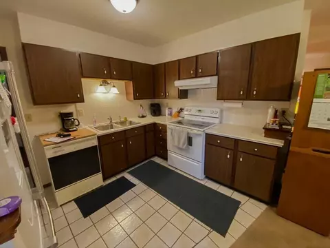 104 9th Pl NE, Hampton, IA 50441 photo 3