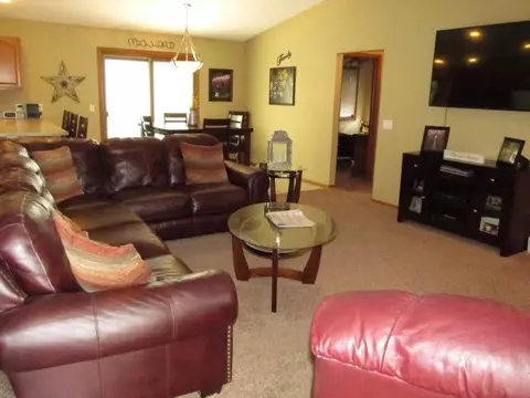 618 Ely Dr, Carroll, IA 51401 photo 4