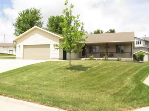 618 Ely Dr, Carroll, IA 51401 photo 1