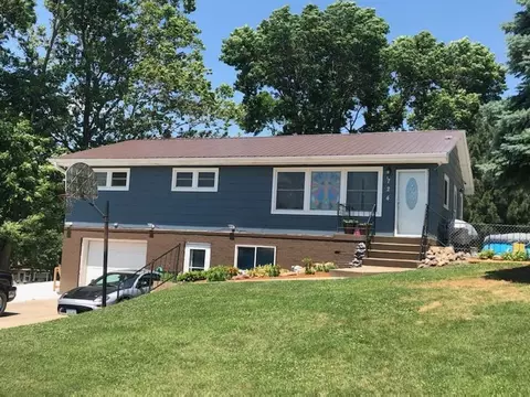 724 Sunset Dr, Denison, IA 51442 photo 1