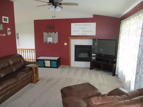 603 Ely Dr, Carroll, IA 51401 photo 4